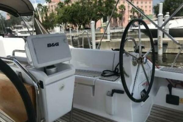 42ft Jeanneau Yacht For Sale