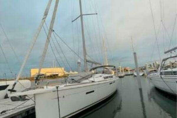 42-ft-Jeanneau-2016-419- Essex Connecticut United States  yacht for sale