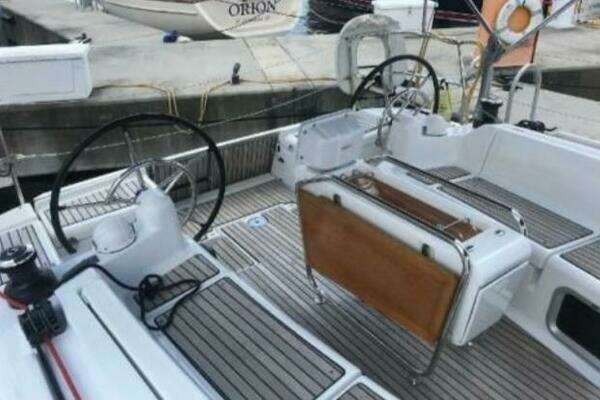 Photo of the 2016 Jeanneau 419