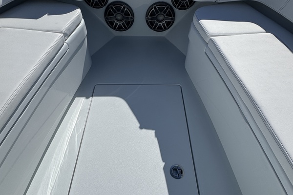 32ft Contender Yacht For Sale