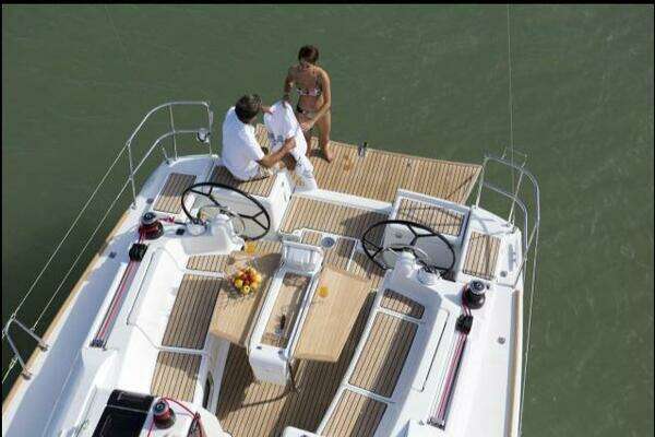 Photo of the 2017 Jeanneau 419 "Zephyr"