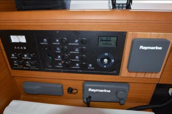 Zephyr 42ft Jeanneau Yacht For Sale