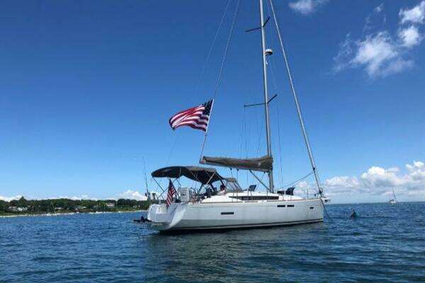Photo of the 2017 Jeanneau 419 "Zephyr"
