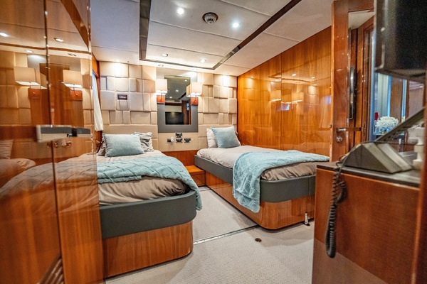 BLUE 112ft Sunseeker Yacht For Sale