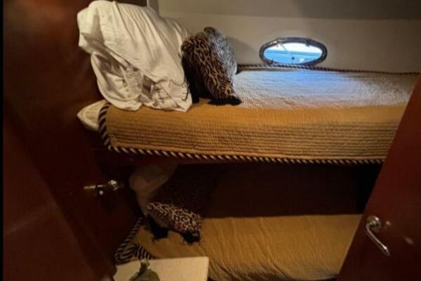 Moonstruck 53ft Carver Yacht For Sale