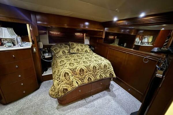 Moonstruck 53ft Carver Yacht For Sale