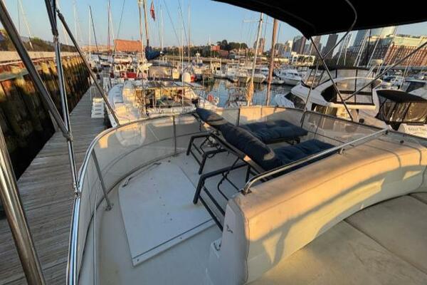 Moonstruck 53ft Carver Yacht For Sale