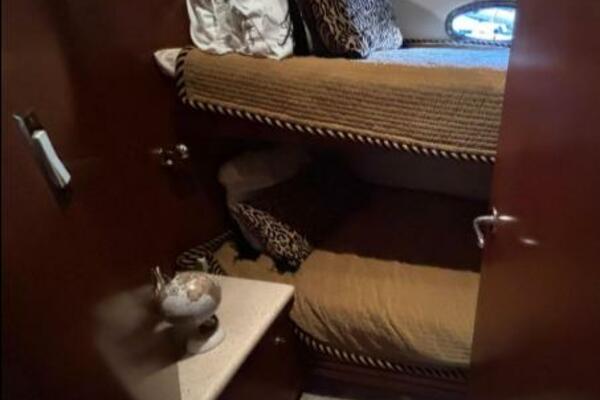 Moonstruck 53ft Carver Yacht For Sale