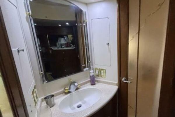 Moonstruck 53ft Carver Yacht For Sale