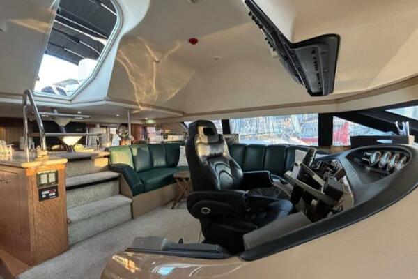 Moonstruck 53ft Carver Yacht For Sale