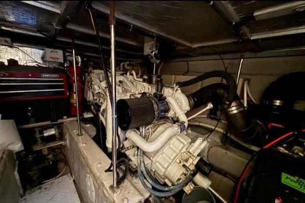 Moonstruck 53ft Carver Yacht For Sale