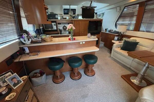 Moonstruck 53ft Carver Yacht For Sale