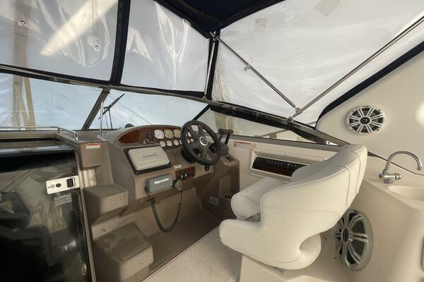 28ft Regal Yacht For Sale