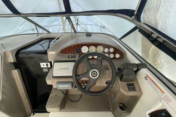 Photo of the 2006 Regal 2860 Window Express