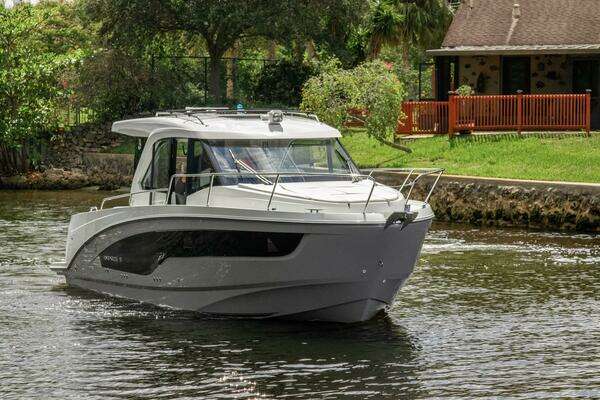 Photo of the 2026 Beneteau Antares 9