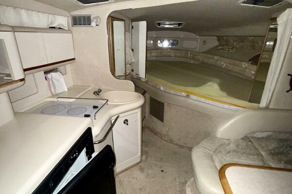 33ft Sea Ray Yacht For Sale