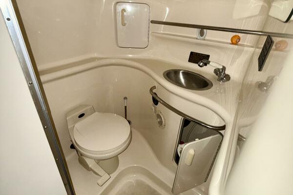 33ft Sea Ray Yacht For Sale