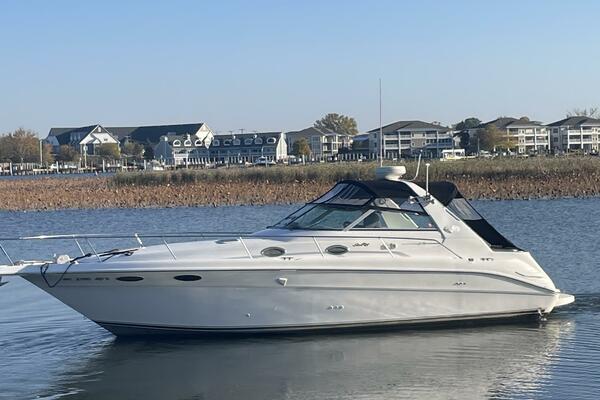 33ft Sea Ray Yacht For Sale