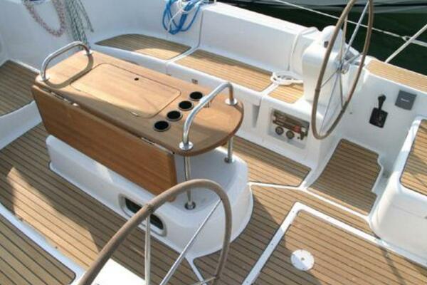 Kolibri 45ft Jeanneau Yacht For Sale