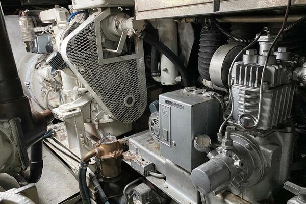 80ft Burger Yacht For Sale