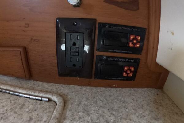 3 DOLPHINS 37ft Island Packet Yacht For Sale