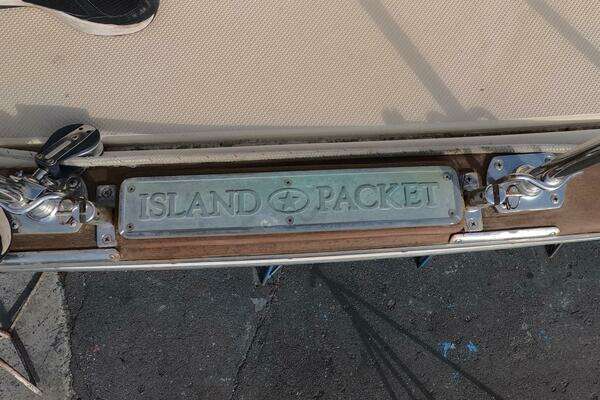 Photo of the 2005 Island Packet 370 "3 DOLPHINS"