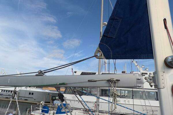 Island Packet 370 Yacht For Sale