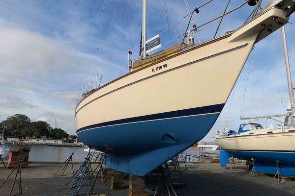 Island Packet 370 Yacht For Sale