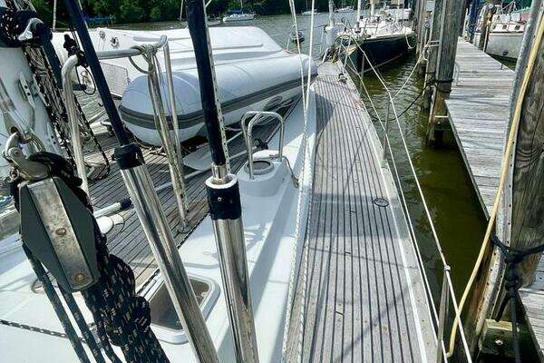 Feeling 546 Yacht For Sale