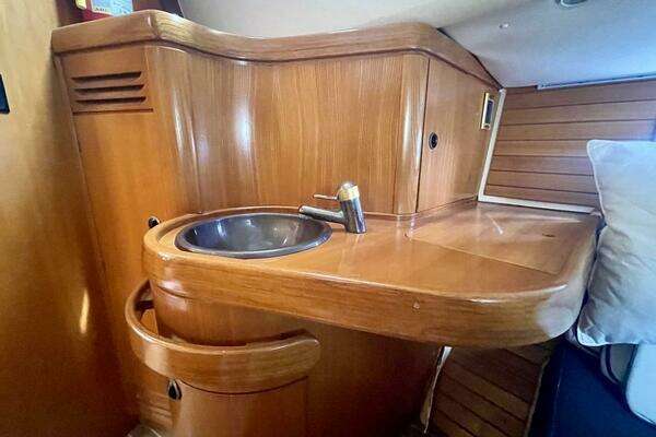 Feeling 546 Yacht For Sale