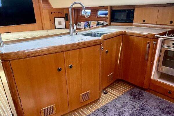Feeling 546 Yacht For Sale