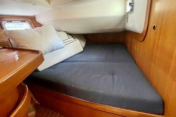 Feeling 546 Yacht For Sale