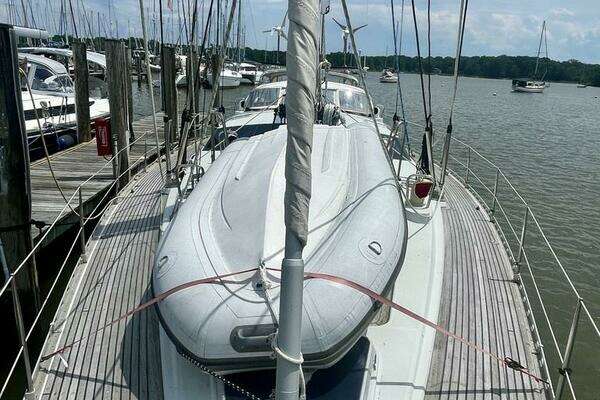 Feeling 546 Yacht For Sale