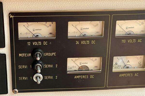 Feeling 546 Yacht For Sale