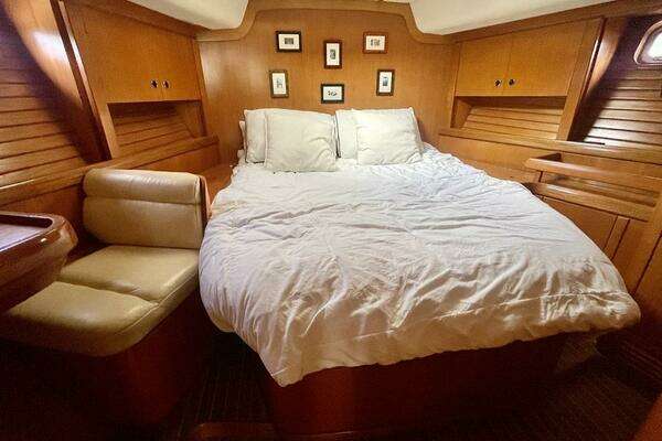 Feeling 546 Yacht For Sale