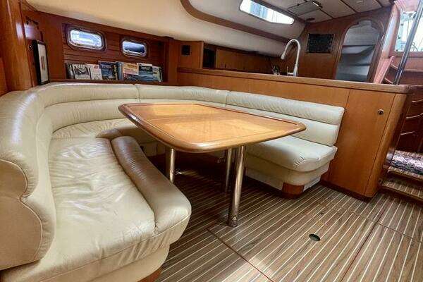 Feeling 546 Yacht For Sale