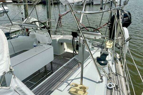 Feeling 546 Yacht For Sale
