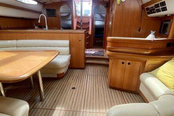 Feeling 546 Yacht For Sale