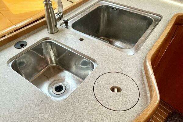 Feeling 546 Yacht For Sale