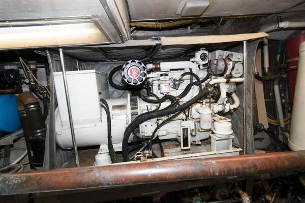 LIQUIDITY 102ft Broward Yacht For Sale