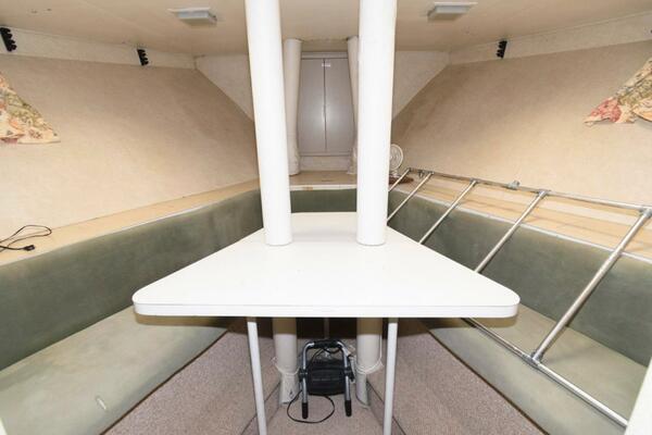 LIQUIDITY 102ft Broward Yacht For Sale