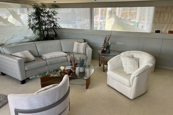 LIQUIDITY 102ft Broward Yacht For Sale