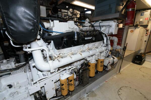 LIQUIDITY 102ft Broward Yacht For Sale