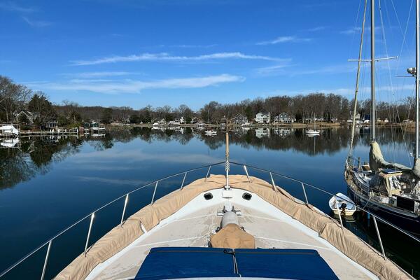 LIQUIDITY 102ft Broward Yacht For Sale
