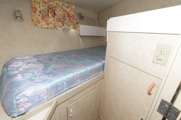 LIQUIDITY 102ft Broward Yacht For Sale