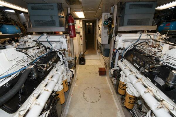 LIQUIDITY 102ft Broward Yacht For Sale