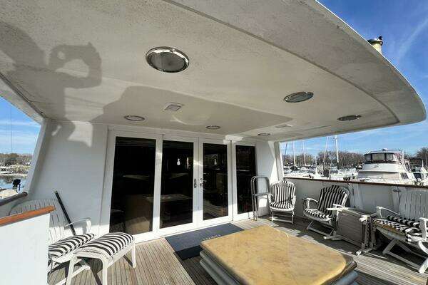 Photo of the 1984 Broward Raised Pilothouse "LIQUIDITY"