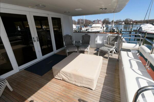 LIQUIDITY 102ft Broward Yacht For Sale