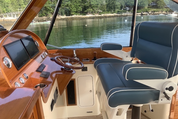 2019 Hinckley 40