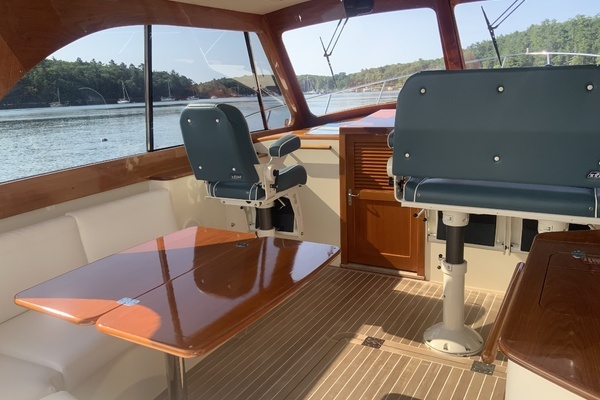 2019 Hinckley 40